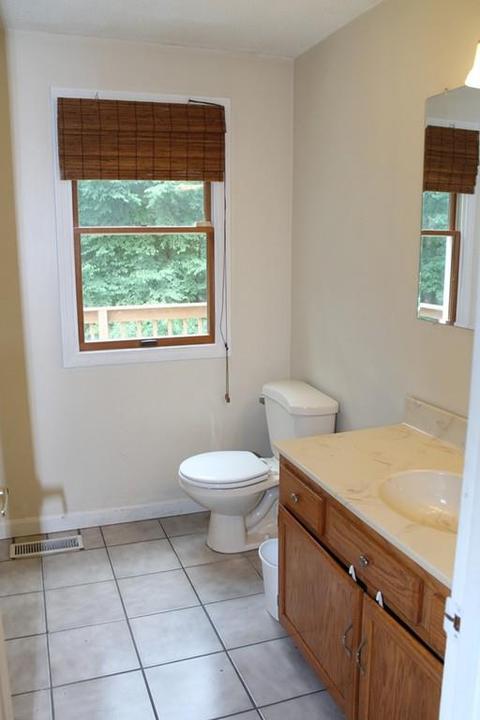19 Stephanie Cir, Springfield, MA 01129 photo 18