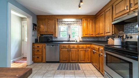 1344 Bradley Rd, Springfield, MA 01118 photo 14