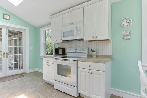 33 Grove, Barnstable, MA 02635 photo 11
