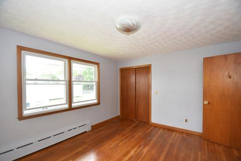 20 Maple St, Webster, MA 01570 photo 7