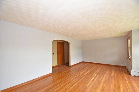20 Maple St, Webster, MA 01570 photo 3