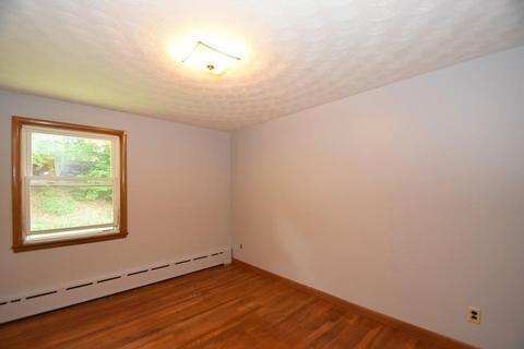 20 Maple St, Webster, MA 01570 photo 8