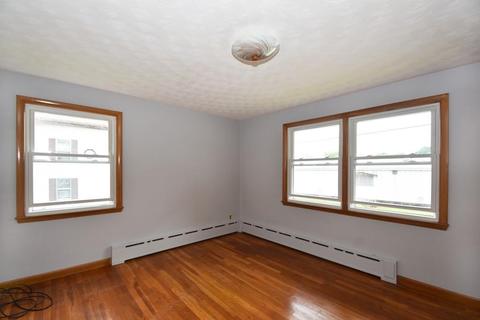20 Maple St, Webster, MA 01570 photo 6