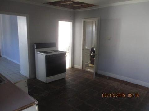 85 Ashley St, Springfield, MA 01105 photo 7