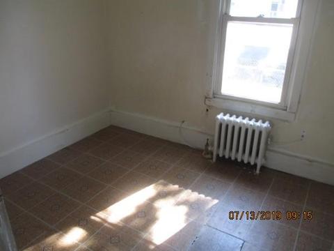 85 Ashley St, Springfield, MA 01105 photo 8