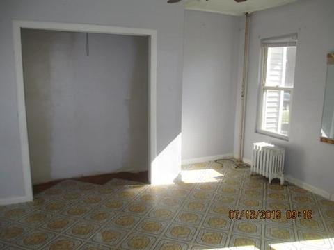 85 Ashley St, Springfield, MA 01105 photo 9