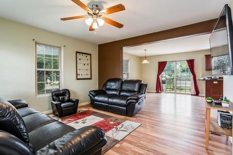 115 Saint James Cir, Springfield, MA 01104 photo 4