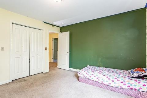 115 Saint James Cir, Springfield, MA 01104 photo 22