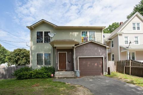 115 Saint James Cir, Springfield, MA 01104 photo 2