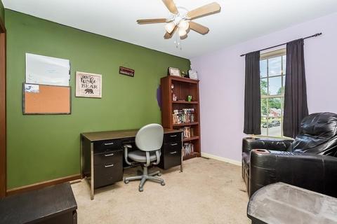 115 Saint James Cir, Springfield, MA 01104 photo 23