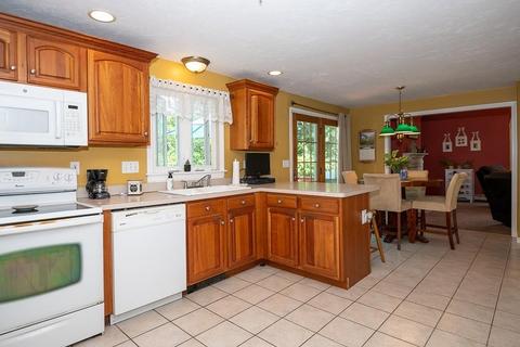 14 Downs Rd, Douglas, MA 01516 photo 9