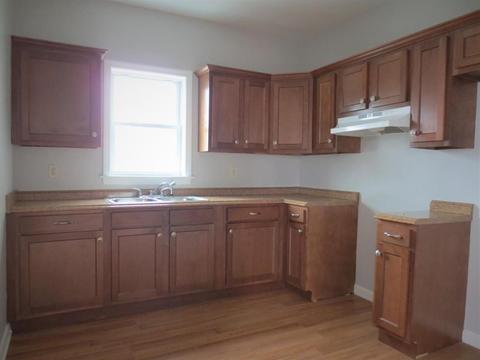 302 Hope St, Fall River, MA 02721 photo 2