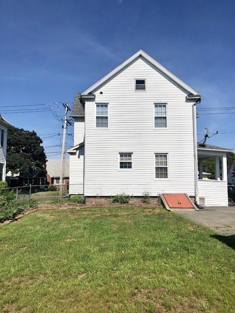 20 Moore St, Chicopee, MA 01013 photo 2