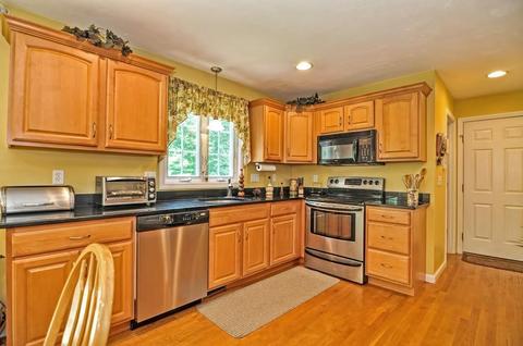 51 Maple St, Raynham, MA 02767 photo 4