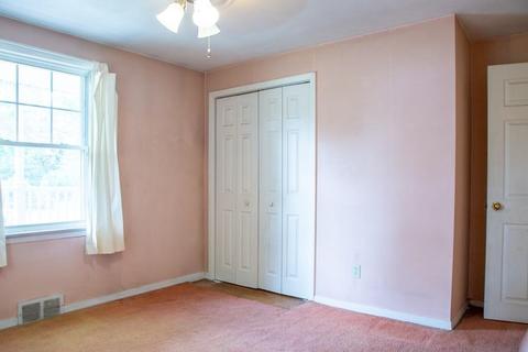 172 Westbrook Dr, Springfield, MA 01129 photo 18