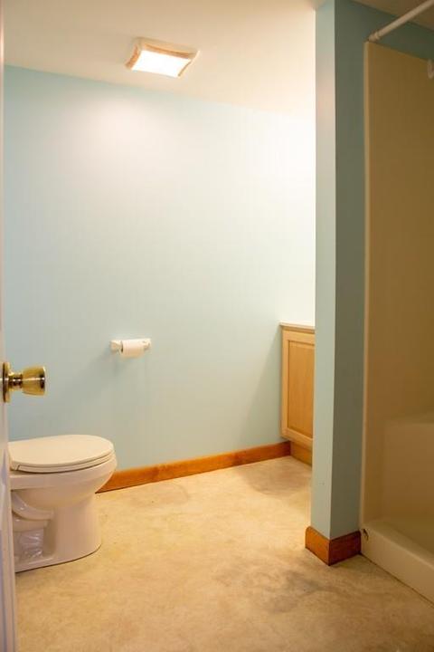 172 Westbrook Dr, Springfield, MA 01129 photo 24