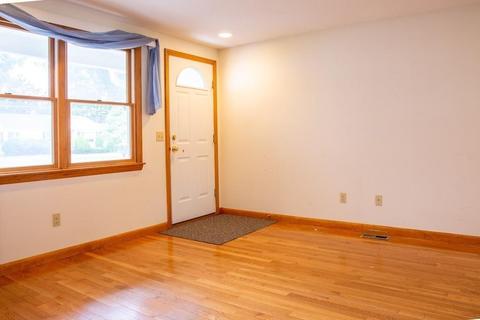 172 Westbrook Dr, Springfield, MA 01129 photo 10
