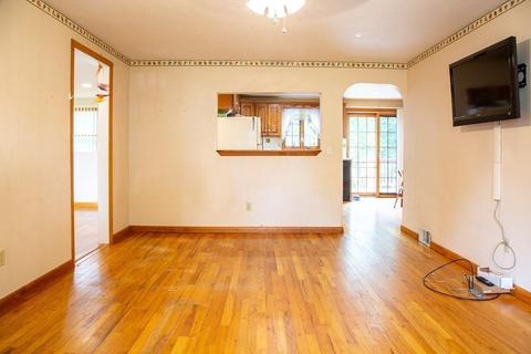 172 Westbrook Dr, Springfield, MA 01129 photo 6