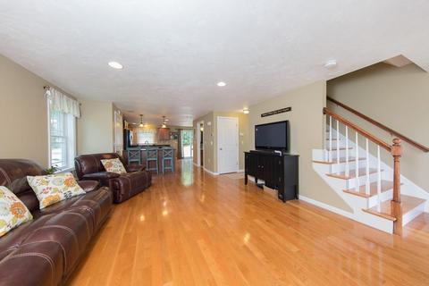 7 Como Dr, Attleboro, MA 02703 photo 5