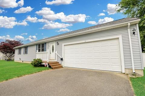 32 Clark St, Chicopee, MA 01013 photo 1