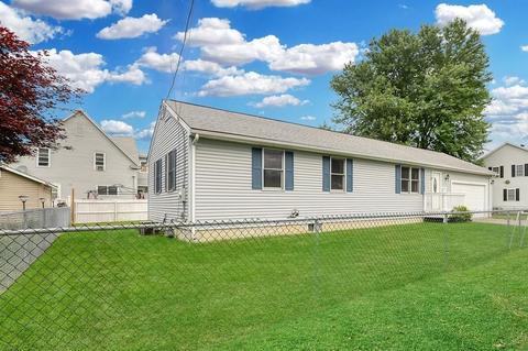 32 Clark St, Chicopee, MA 01013 photo 2