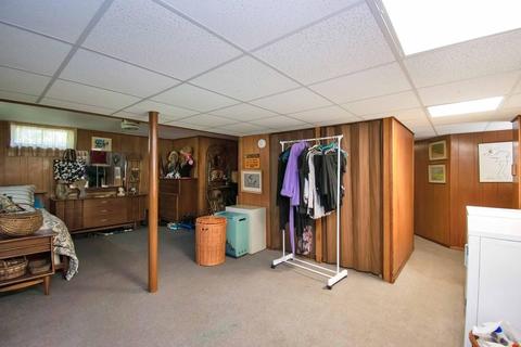127 Cobb Ave, Chicopee, MA 01013 photo 16