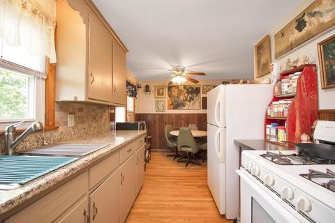 127 Cobb Ave, Chicopee, MA 01013 photo 3