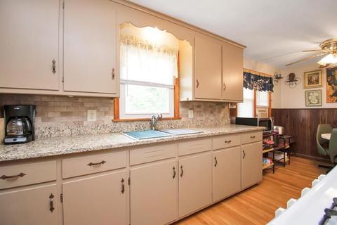 127 Cobb Ave, Chicopee, MA 01013 photo 2