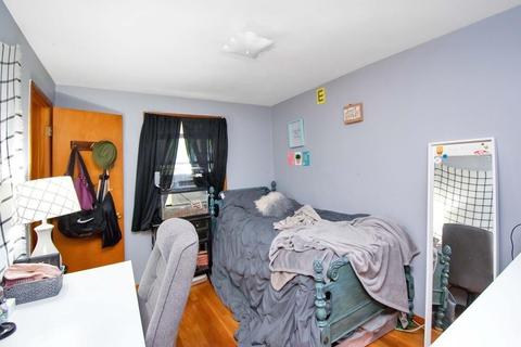 127 Cobb Ave, Chicopee, MA 01013 photo 11