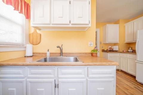 19 Ferris St, Springfield, MA 01151 photo 16