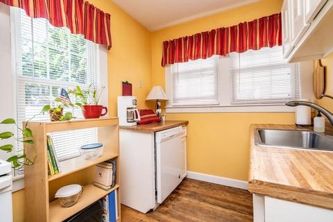 19 Ferris St, Springfield, MA 01151 photo 14