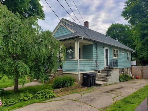 16 Ash St, Dedham, MA 02026 photo 4