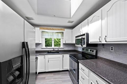 8 Bow St, Danvers, MA 01923 photo 6