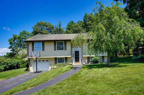 8 Welsh St, Hudson, MA 01749 photo 1