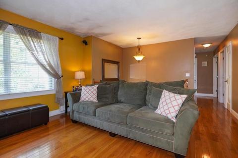 8 Welsh St, Hudson, MA 01749 photo 4