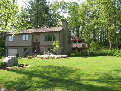 34 Meadowbrook Dr, Easthampton, MA 01027 photo 2