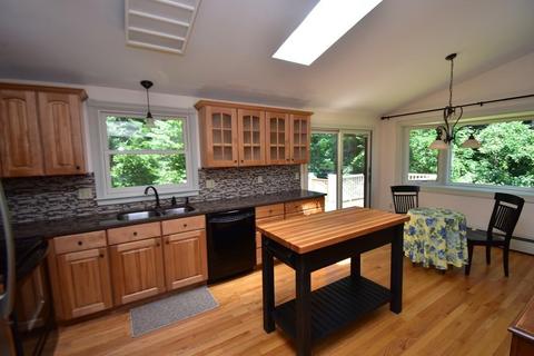 34 Meadowbrook Dr, Easthampton, MA 01027 photo 4