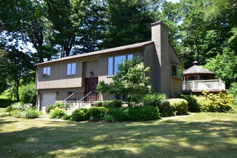 34 Meadowbrook Dr, Easthampton, MA 01027 photo 3