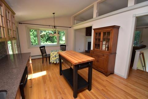 34 Meadowbrook Dr, Easthampton, MA 01027 photo 8