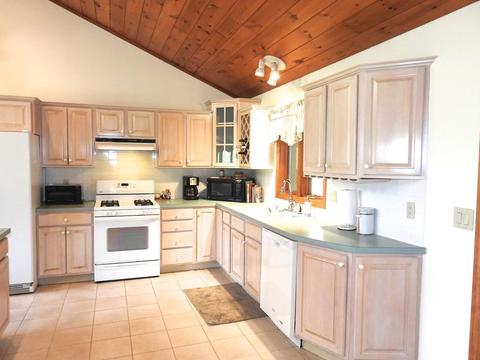 68 Oliver St, Easthampton, MA 01027 photo 16