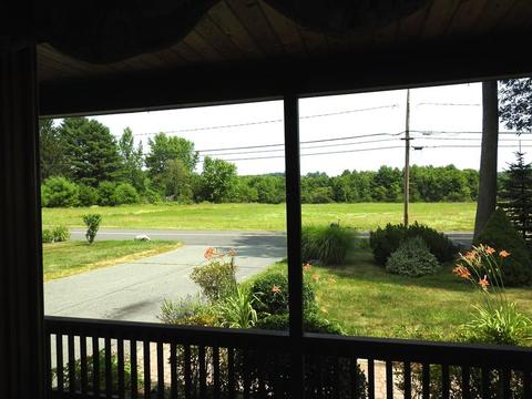 68 Oliver St, Easthampton, MA 01027 photo 5