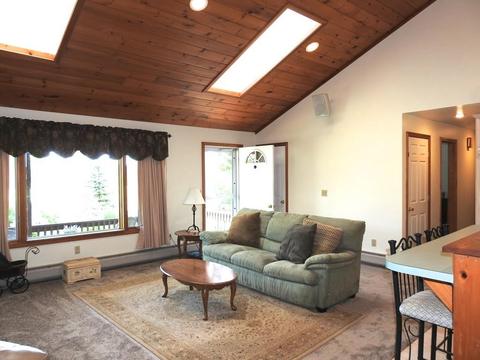 68 Oliver St, Easthampton, MA 01027 photo 9