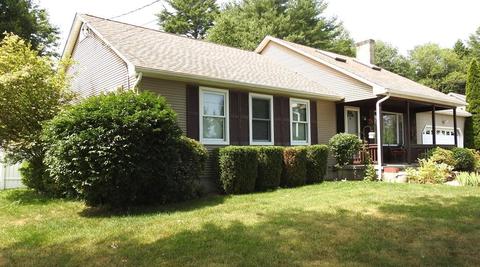 68 Oliver St, Easthampton, MA 01027 photo 3