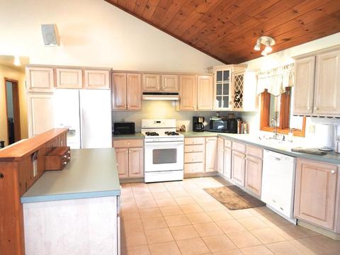 68 Oliver St, Easthampton, MA 01027 photo 18
