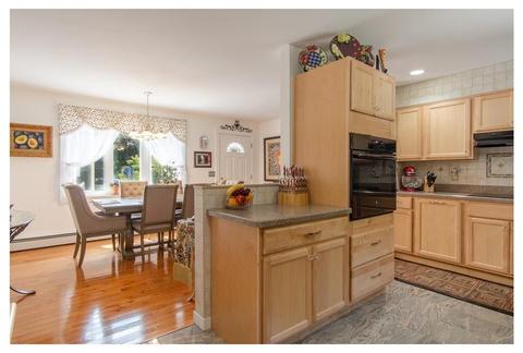 8 Plumbrook Dr, Easthampton, MA 01027 photo 14