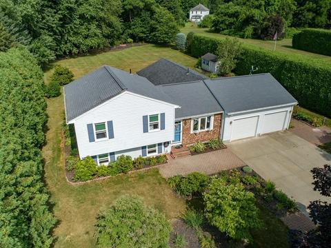8 Plumbrook Dr, Easthampton, MA 01027 photo 8