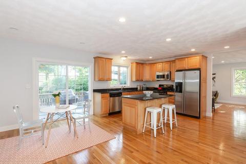 9 Bateman Ct #B, Wakefield, MA 01880 photo 2