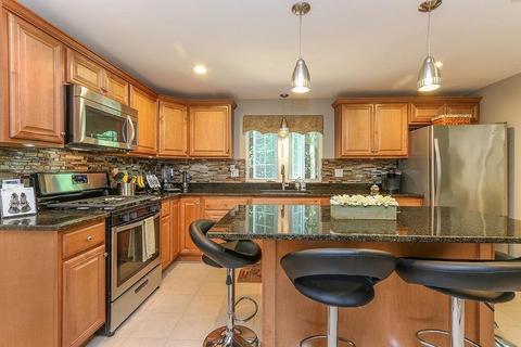 7 Heritage Path, Millis, MA 02054 photo 10