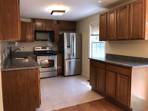 37 Ledgecrest Dr, Worcester, MA 01603 photo 4