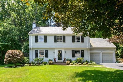 19 Thackeray Rd, Wellesley, MA 02481 photo 1